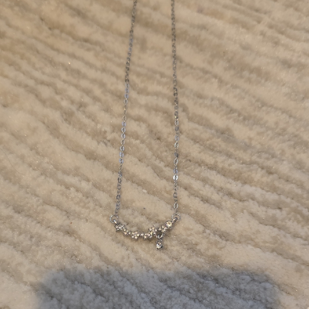 Elegant Silver Necklace with Crystal Accents